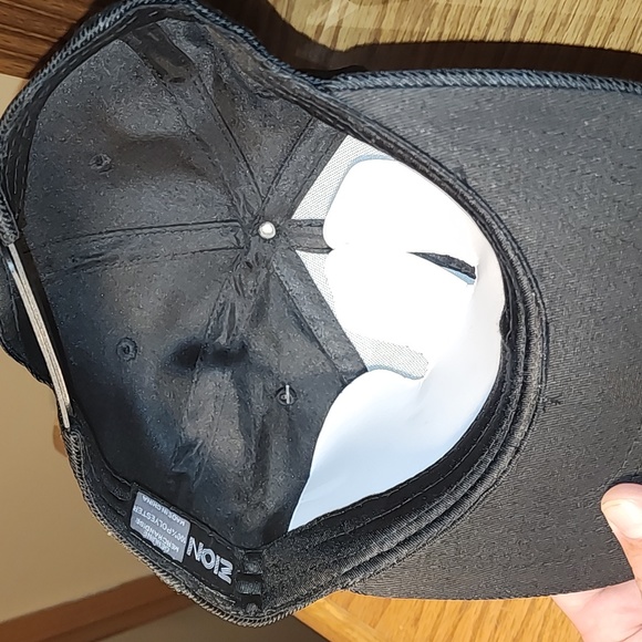 STAY TUNED SNAPBACK HAT - Picture 5 of 6